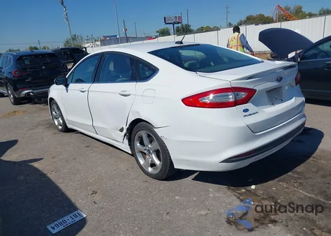 2016 Ford Fusion S z USA, uszkodzony, nr VIN 3FA6P0G72GR382315